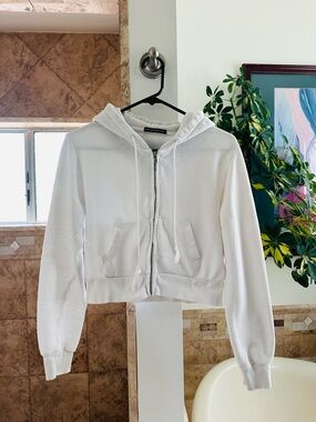 Brandy Melville Cropped White Zip-Up Hoodie Sweatshirt Jacket